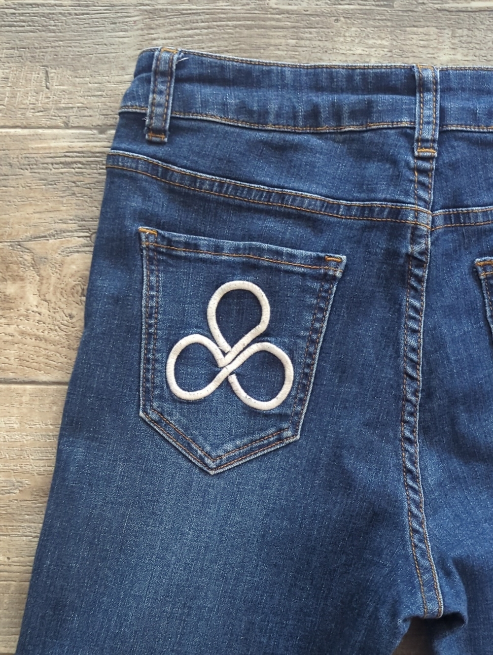 RANCH DRESS'N Fallon Taylor Barrel Pocket Medium Wash Denim bootcut jean S (2-4) - Picture 9 of 16